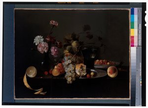Stilleben med blommor, frukter och ett rummarglas på en stenplatta av Michiel Simons