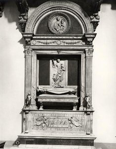 Monument till greve Ugo (d.1001) Markgreve av Toscana (marmor) (s/v foto)