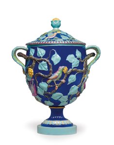 Engelsk Majolica tvåhandtagsvas och omslag, mitten av 1800-talet (keramik) av Mintons Ltd (attr. to)