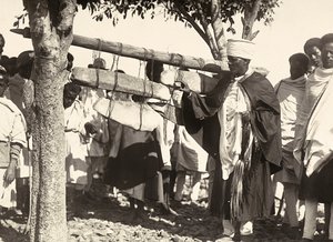 Bygga ett imperium i den fascistiska tidsåldern: Abessiniska klockor, 1936-05-09 (s/v foto) av Modestino Baldinetti