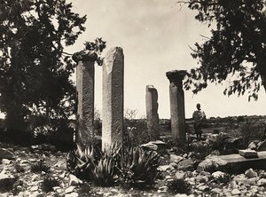 Bygga ett imperium i den fascistiska tidsåldern: Axum förblir i Cohaito, 1936-05-09 (s/v foto) av Modestino Baldinetti