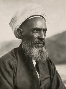 Att bygga ett imperium i den fascistiska tidsåldern: en muslimsk hövding, 1936-05-09 (s/v foto) av Modestino Baldinetti