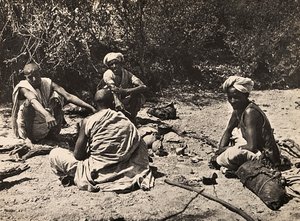 Att bygga ett imperium i den fascistiska tidsåldern: en grupp nomader som vilar, 1936-05-09 (s/v foto) av Modestino Baldinetti