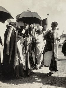 Att bygga ett imperium i den fascistiska tidsåldern: läsa evangelierna, 1936-05-09 (s/v foto) av Modestino Baldinetti