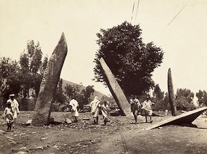 Att bygga ett imperium i den fascistiska tidsåldern: plats där Obelisken i Axum en gång stod, nu överförd till Rom, 1936-05-09 (s/v foto) av Modestino Baldinetti