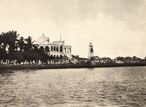 Att bygga ett imperium i den fascistiska tidsåldern: stadshuset i Massaua, 1936-05-09 (s/v foto) av Modestino Baldinetti