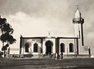 Att bygga ett imperium i den fascistiska tidsåldern: moskén i Asmara, 1936-05-09 (s/v foto) av Modestino Baldinetti
