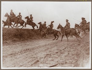 Lancers of Hodsons häst förhandlar om ett dike av Mullick Photo House