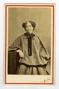 Porträtt av författaren George Sand (1804-1876) (Aurore Dupin), friherrinnan Dudevant. Visitkort av Nadar