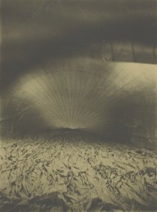 Interiör av Le Géant Inflating, 1863. av Nadar