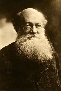 Pjotr Aleksijevitj Kropotkin, rysk anarkist, ca 1900 av Nadar