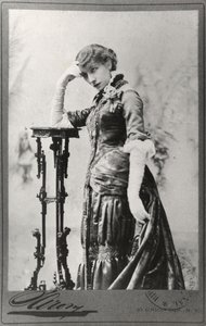 Porträtt av Sarah Bernhardt (1844-1923) taget i USA (s/v foto) av Napoleon Sarony