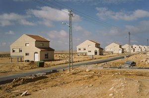 Nya hus för israeliska bosättare i Moshav Kadesh Barnea aka Moshav Nizzana i öknen