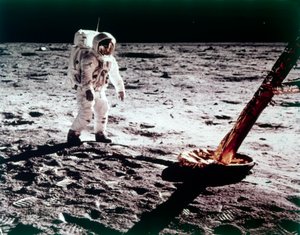 Buzz Aldrin nära benet på Lunar Module on the Moon, Apollo 11-uppdrag, juli 1969.