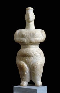 Grekisk konst: "" kvinnlig statyett av Sparta""" Marmorskulptur. Athen, National Archaeological Museum - Kvinnlig idol från Sparta - Marmorskulptur, neolitisk period, 6000-5000 f.Kr. - National Archaeological Museum, Aten, Grekland