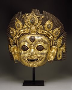 Mask of Bhairava (förgylld koppar repoussé & ädelstenar)