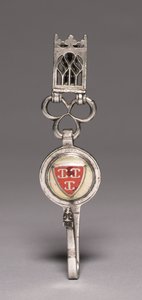 Clavendier (bälteshake), c.1400 (silver, förgyllt silver, champlevéemalj) av Netherlandish School
