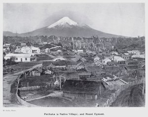 New Plymouth, Nya Zeeland: Parihaka, en infödd by och Mount Egmont (s/v foto) av New Zealand Photographer