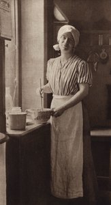 I köket (svartvitt foto)