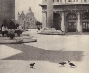 Mitt på dagen, Venedig (svartvitt foto)
