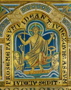 Kristus sitter i dom, helgon bär redskapen för hans lidande ... (emalj på förgylld koppar) av Nicholas of Verdun