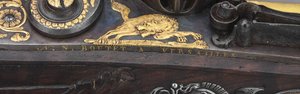 Detalj av en av ett par silvermonterade riflade flintlåspistoler, Versailles, 1825