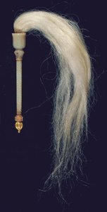 Flugvisp av jade (jade, rött stenguld och hästhår), Mughal, ca 1775-79 av North Indian School