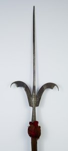 Friuli Spear (stål, trä & tyg med spår av förgyllning) av Northern Italian School