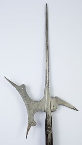 Hellebard (stål och trä)