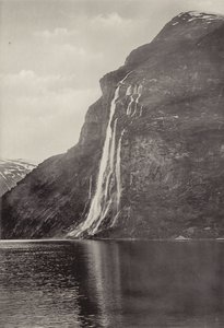 De sju systrarna (vattenfallet) Geiranger (s/v foto) av Norwegian Photographer
