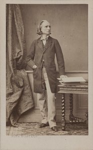 Porträtt av kompositören Franz Liszt 1811-1886, ca. 1870. av Numa Blanc