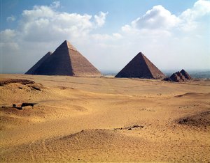 Utsikt över pyramiderna av Cheops, Chephren och Mycerinus