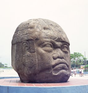 Colossal Head från San Lorenzo, Veracruz, Mexiko, förklassisk (basalt)