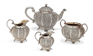 Repousse teservis i fyra delar, sent 1800-tal (silver) (se även 996381) av Oomersi Mawji