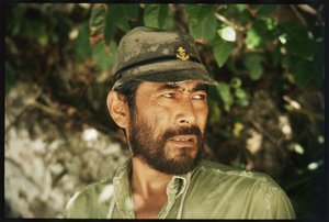 Toshiro Mifune på uppsättningen av "Hell in the Pacific"