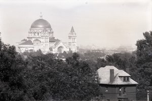 New Cathedral from Barnes Hospital, St. Louis, September 19, 1919 av Oscar Kuehn