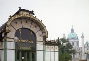 Art Nouveau: utsikt över paviljongen vid tunnelbanestationen Karlsplatz (nuvarande café) gjord av arkitekten Otto Wagner (1841-1918) (Wiensk secession) 1894-1899 Wien, Österrike