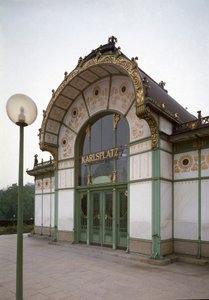 Art Nouveau: utsikt över paviljongen vid tunnelbanestationen Karlsplatz (nuvarande café) gjord av arkitekten Otto Wagner (1841-1918) (Wiensk secession) 1894-1899 Wien, Österrike
