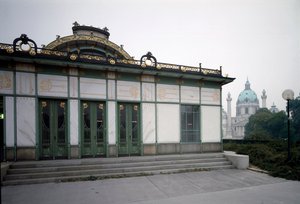 Art Nouveau: utsikt över paviljongen på Karlsplatz tunnelbanestation (nuvarande café) gjord av arkitekten Otto Wagner (1841-1918) (Wiensecession) 1894-1899 Wien, Österrike