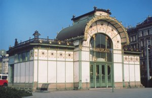 Karlsplatz Stadtbahn, designad av Otto Wagner (1841-1918)