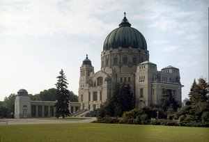 Utsikt över familjegraven av arkitekten Otto Wagner (1841-1918) (Wienerscession). Hietzing Cemetery, Wien, Österrike av Otto Wagner