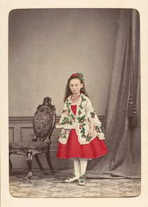 Follett familjealbum med barn klädda för en finklänningsbal, ca. 1880. av Owen Angel