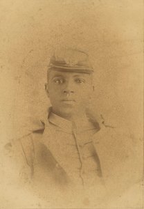 Kabinetskort av överste Charles Young som kadett vid West Point, 1889. av Pach Bros
