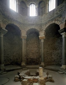 Paleokristen konst: utsikt över det inre av baptisteret, 500-talet. Frejus (Var) av Paleo Christian