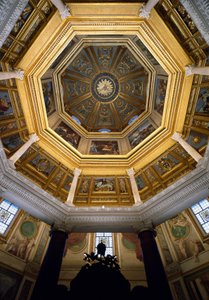 Utsikt över valvet inuti det paleokristna dopkapellet San Giovanni in Laterano (St. John Laterano) (Lateran-baptisteriet eller San Giovanni in Fonte), byggt omkring 440. Rom av Paleo Christian