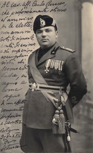 Album "MVSN- Blackshirts": Centurion of the Militia i full uniform, 05/1939 (s/v foto) av Pasquini Pasquini