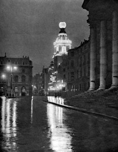 Blöt väder på Trafalgar Square, London, 1926-1927