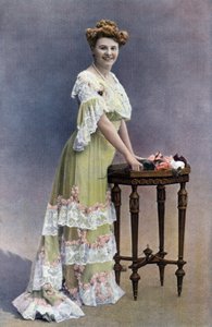 Franska komikern Blanche Toutain, foto av Paul Nadar från franska tidningen "Le Theatre" februari 1905 av Paul Nadar