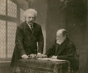 [Två män i interiör, troligen René Thorel och Hollman] av Paul Nadar