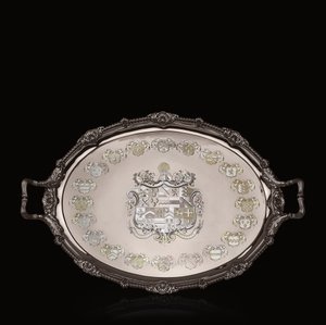 George III tebricka med heraldisk gravyr